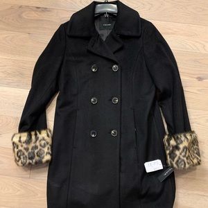 NWT Tahari coat size small